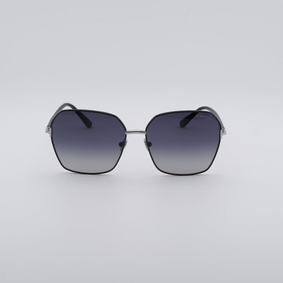 Tom Ford FT0839 01D Claudia02 Polarized Sunglasses Shiny Black Square Frame - Picture 4 of 10